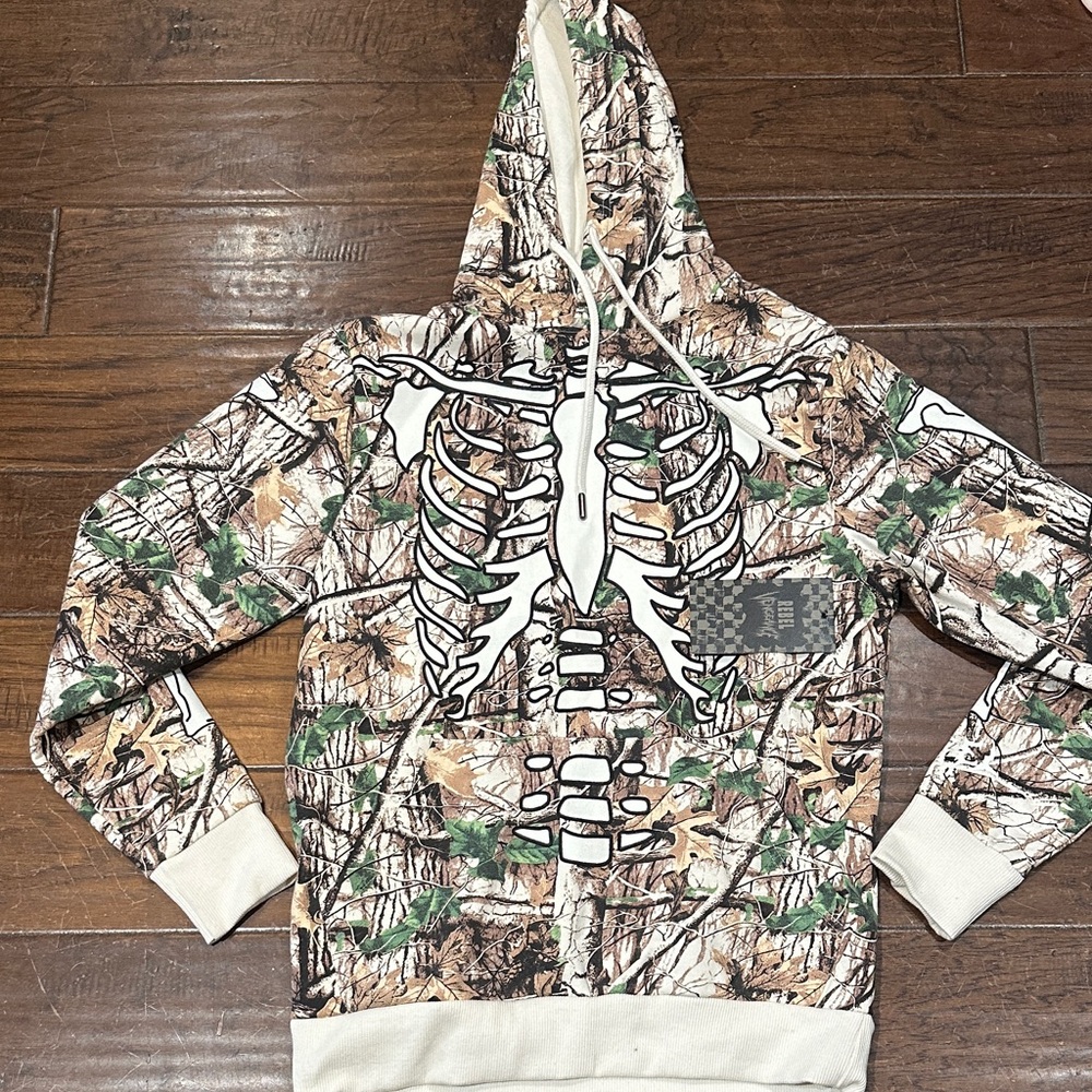 Rebels Vengeance Graphic Hoodie‎